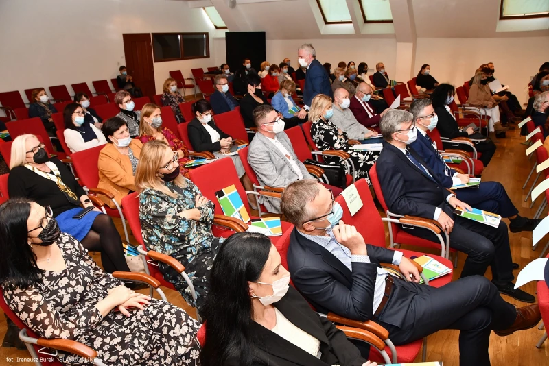 zdjęcie wyróżniające Trzy powiaty o promocji edukacji zawodowej podczas konferencji na Zamku